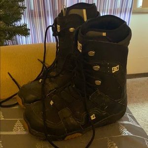 DC Snowboard boots